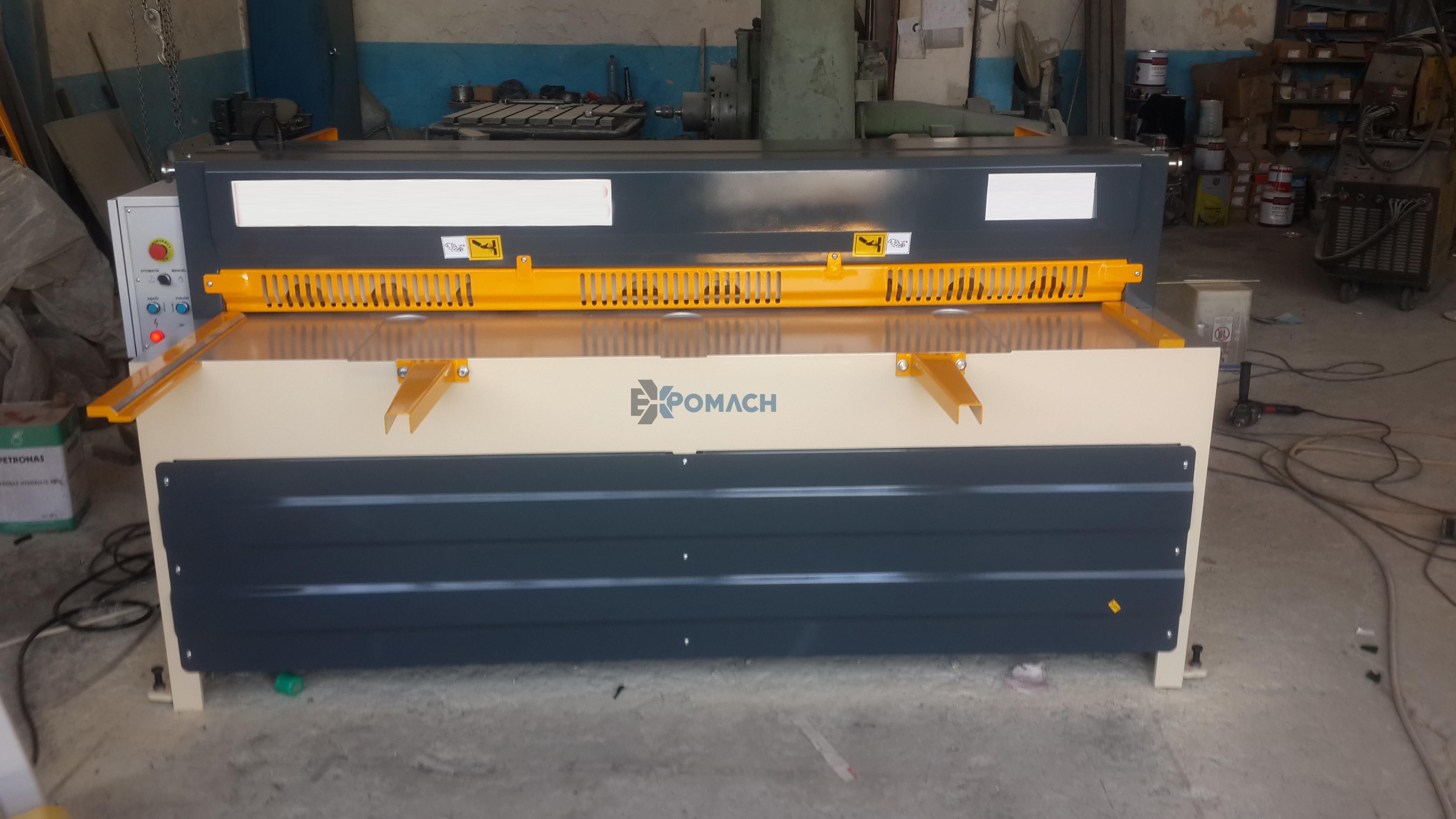 2050 x 3mm Reducer Guillotine Shears - Guillotine Machines