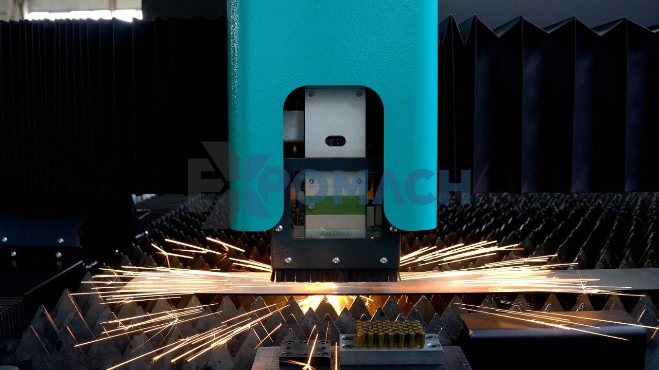 1500 x 3000 x 2 KW Fiber Laser Machine ( NEW )