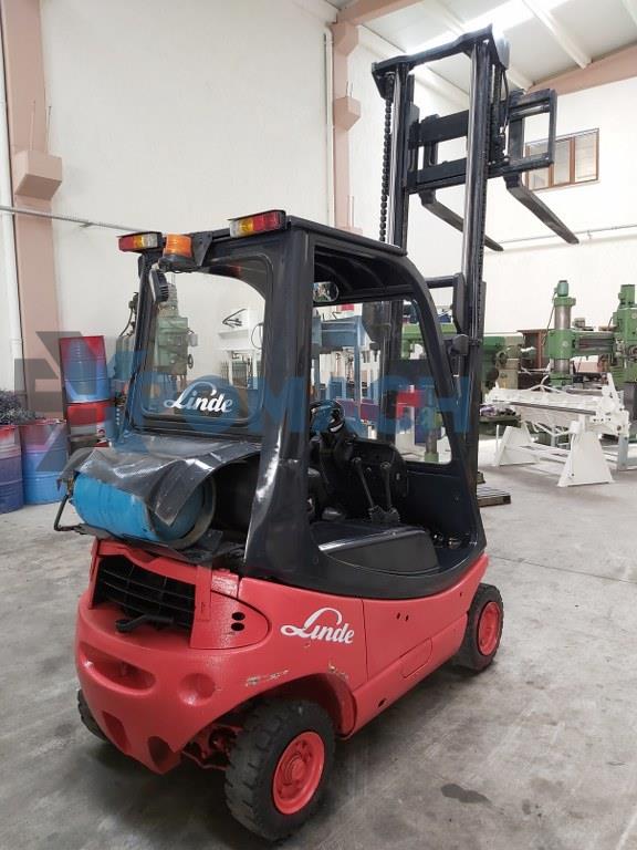 1600 kp 2002 Model 3,30 Asansör Tüplü 3 Hareketli Linde Marka Forklift