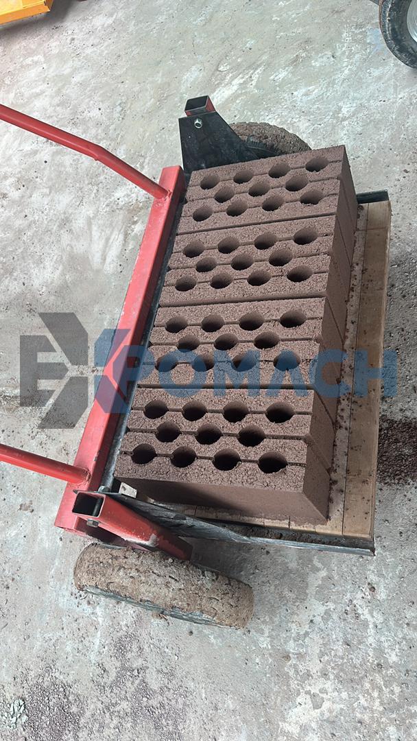 MUSSAN MG 4.1 HOLLOW BLOCK, PAVE, KERBSTONE MACHINE