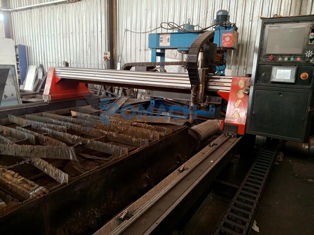 3000 x 6000 x HPR260 Hyperthem 2007 Model Lightning Plasma Cutting