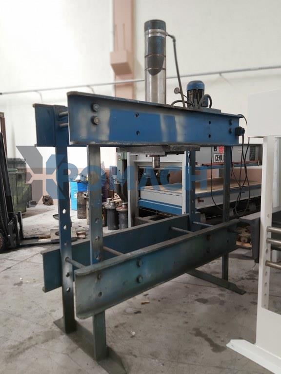 100 Tons Large 1700 x 470 Column Hydraulic Press