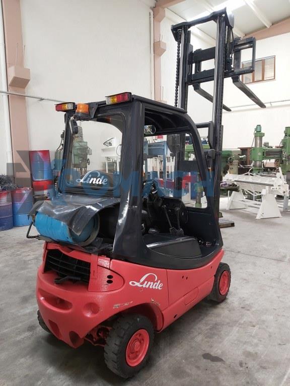 1600 kp 2002 Model 3,30 Asansör Tüplü 3 Hareketli Linde Marka Forklift