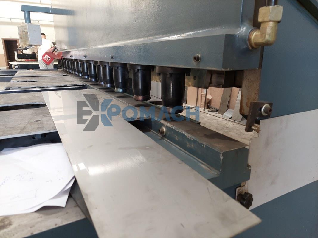 3100 x 10mm 2011 Model Durma Abkant Press and Guillotine Shear