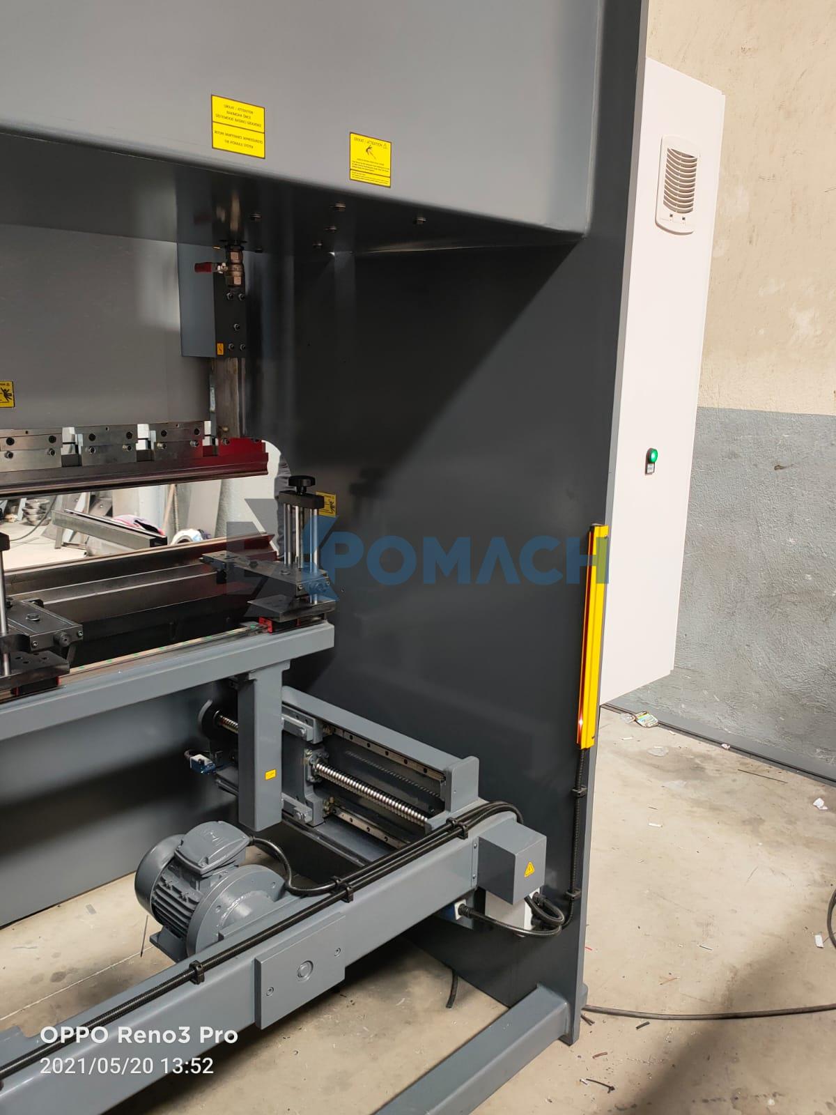 1600 x 60 TON Press Brake Machine